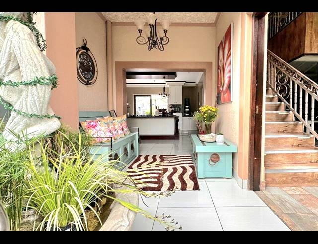 7 BEDROOM HOUSE FOR SALE IN THREE RIVERS